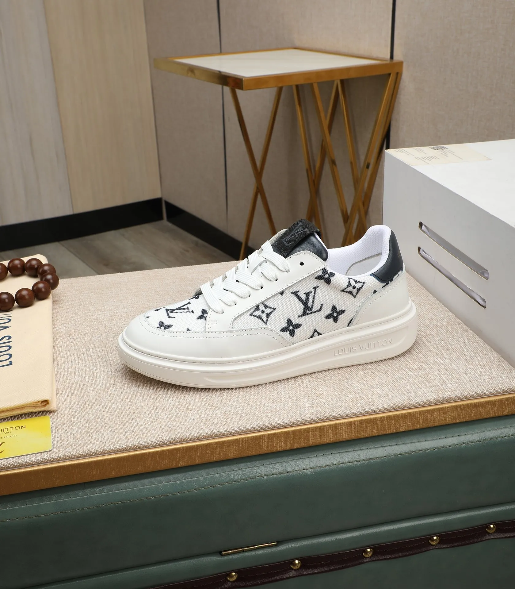 Men's shoes 💰540 💰(Niuli: full package) louis vuitton (Louis Vuitton/lv) top 🔍🔍 new models are on sale at the same time at the counter. The upper 🇮🇹 is imported from Italy, first-layer cowhide, and the lining is fully imported cowhide. 💪💪, completely 1⃣️ to 1 ⃣️Re-engraved🇮🇹💪💪, ⚠Sole: The original sole is specially provided by the original factory, the exclusive movable molded sole is super comfortable, ⚠The original factory follows the order, 🔍🔍high quality, you can enter and exit the counter at will, welcome to compare⚠. Code number:38-44